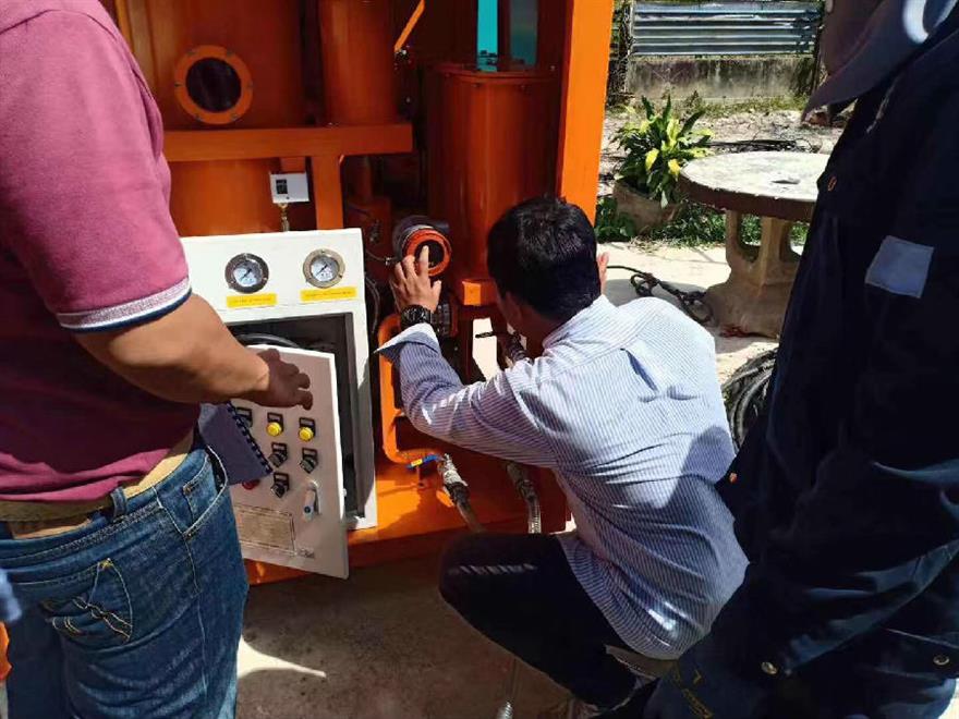 f7ff55438b85a4cbf3906c0bc5e23a7.jpg 變壓器油濾油機(jī)