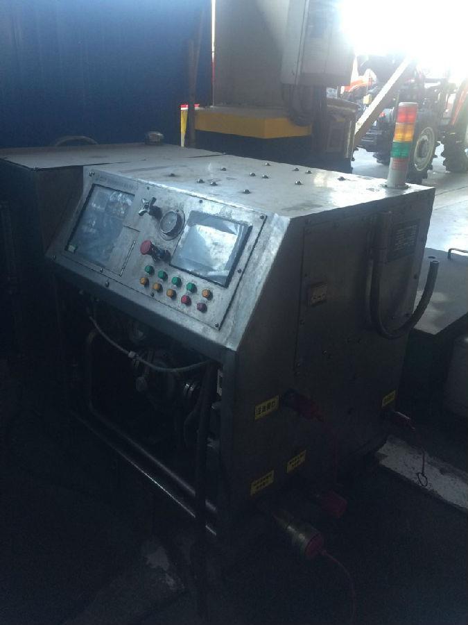 第一拖拉機(jī)現(xiàn)場(chǎng)濾油機(jī)圖.jpg 中國(guó)第一拖拉機(jī)有限公司使用現(xiàn)場(chǎng)片圖片