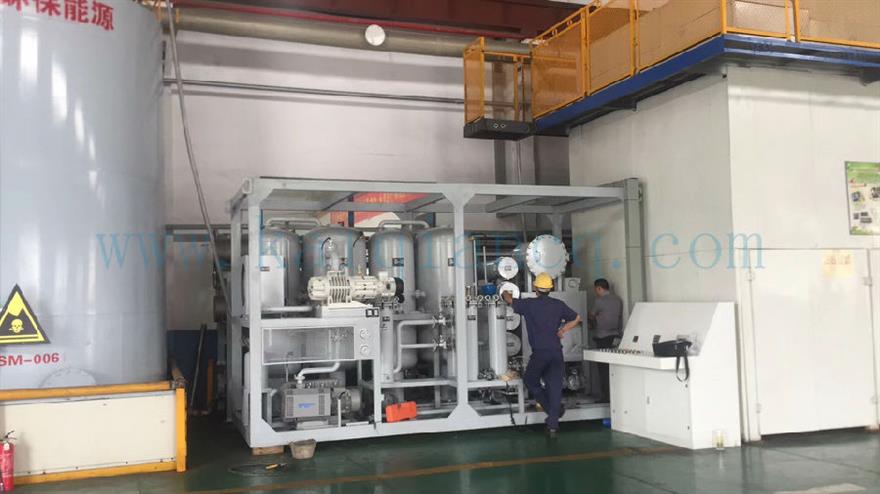 南京乾鼎長環(huán)保能源發(fā)展公司濾油機(jī)現(xiàn)場 (1).jpg 南京環(huán)保公司雙級真空濾油機(jī)現(xiàn)場使用