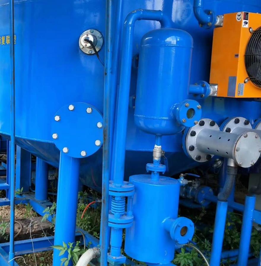 659905327094863323.jpg 工業(yè)潤滑油凈化濾油機交付現(xiàn)場