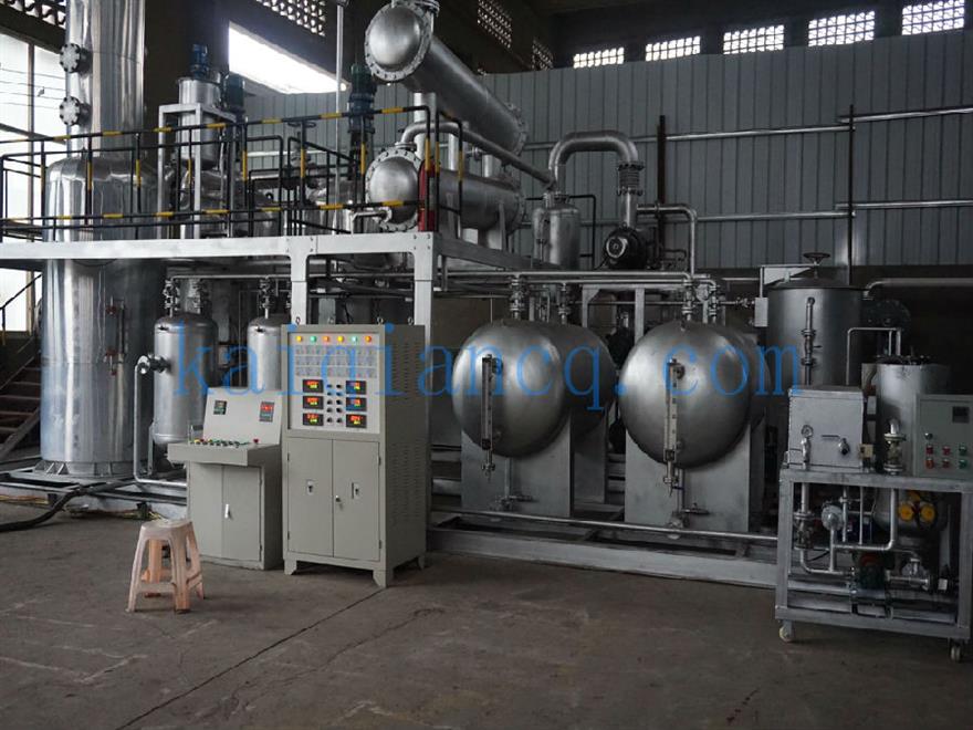 蒸餾設(shè)備圖 (2).jpg 黎巴嫩客戶來公司考察檢驗廢油過濾蒸餾設(shè)備