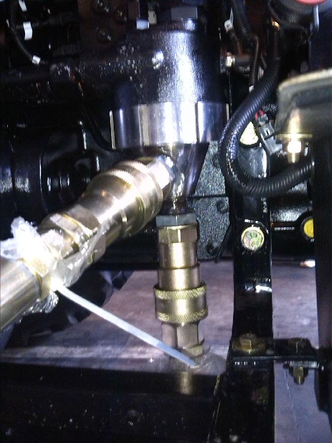 20-液壓油濾油機現(xiàn)場照片.jpg 汽車液壓油濾油機現(xiàn)場照片