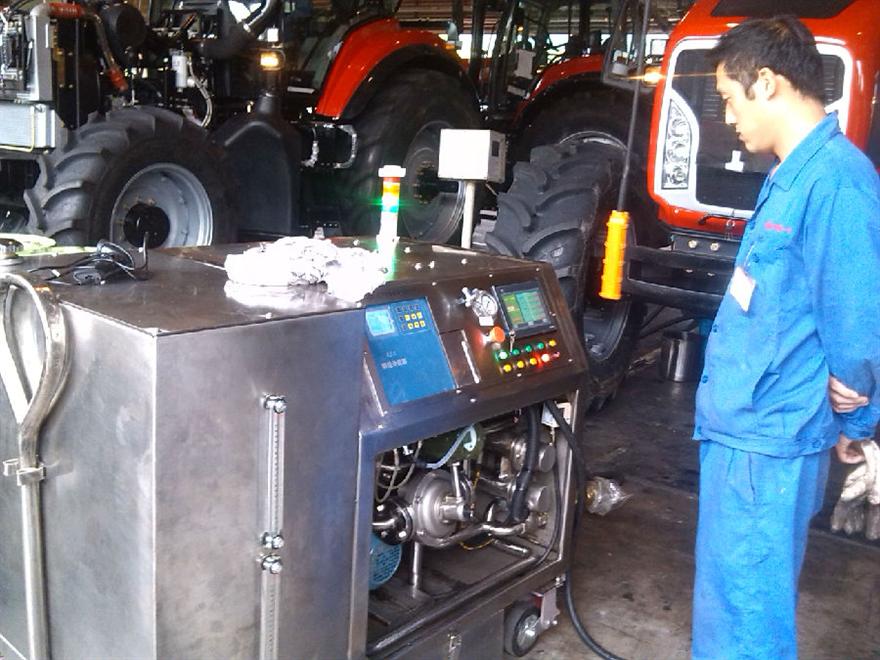 22-液壓油濾油機現(xiàn)場照片.jpg 汽車液壓油濾油機現(xiàn)場照片