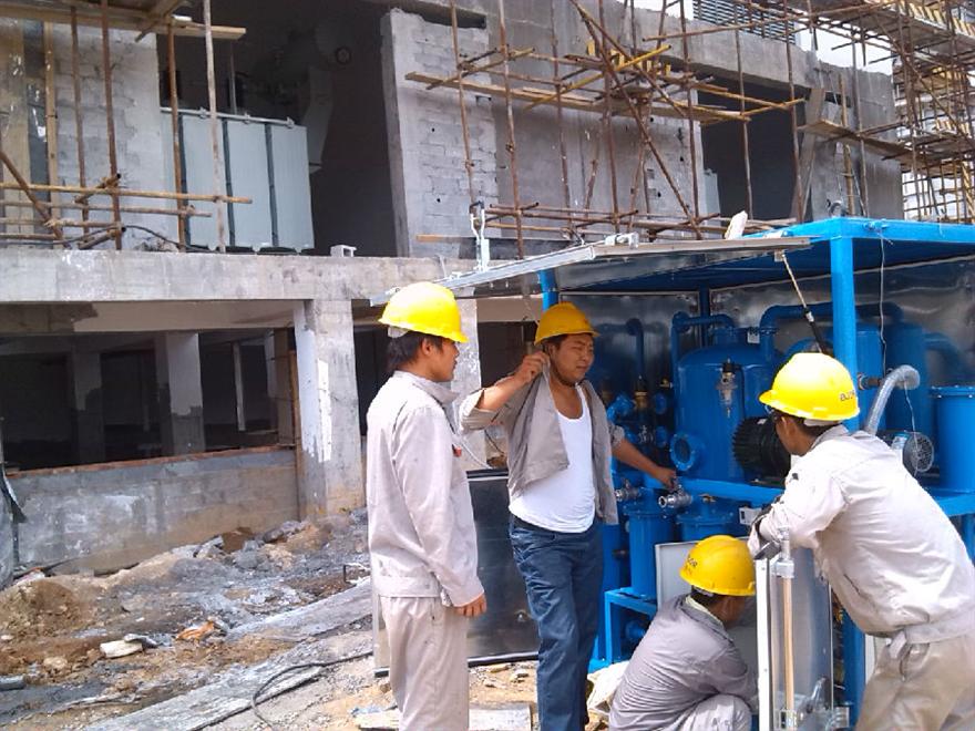 06-雙級真空濾油機使用現(xiàn)場.jpg 雙級真空濾油機使用現(xiàn)場