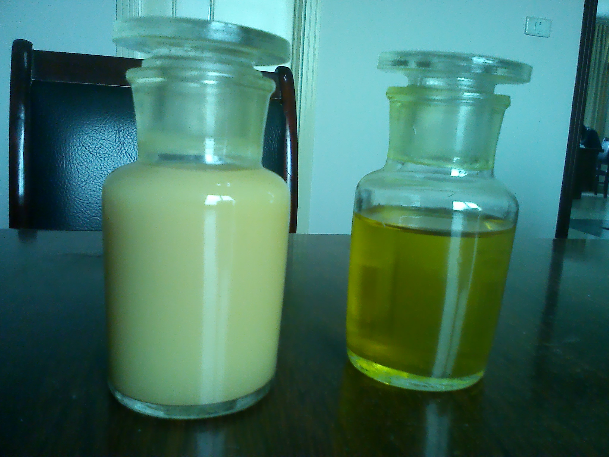 如何通過(guò)顏色與氣味辨別變壓器油的健康情況？(圖1)